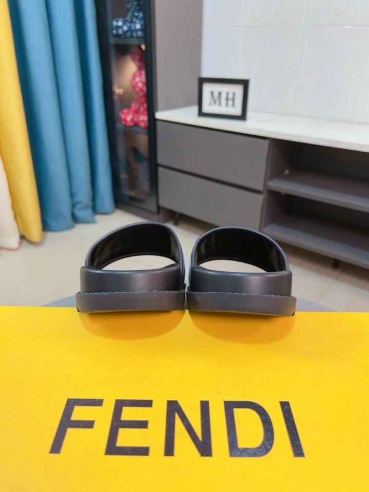 Fendi Slippers